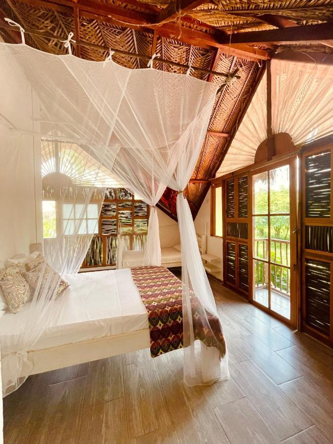 Kawabonga Hotel Palomino Room photo