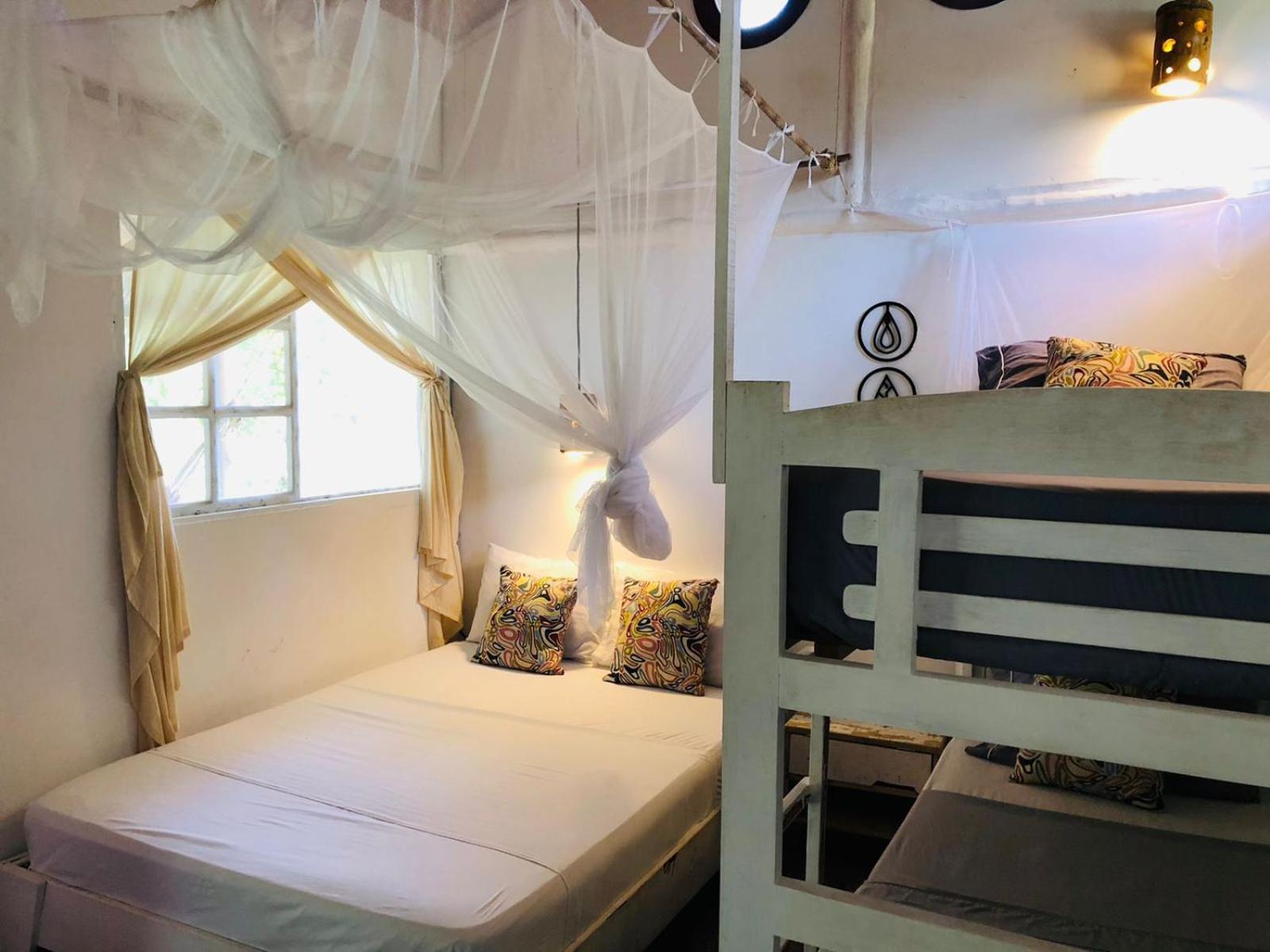 Kawabonga Hotel Palomino Room photo